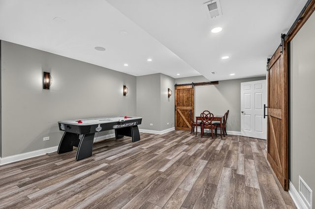 16243 W Blackhawk Drive, Lockport, IL 60441