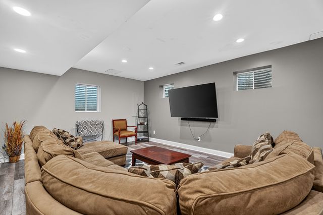 16243 W Blackhawk Drive, Lockport, IL 60441
