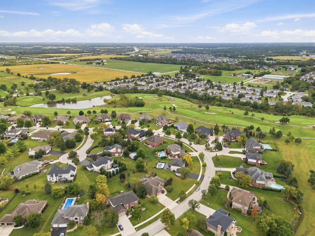 16243 W Blackhawk Drive, Lockport, IL 60441