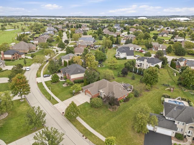 16243 W Blackhawk Drive, Lockport, IL 60441