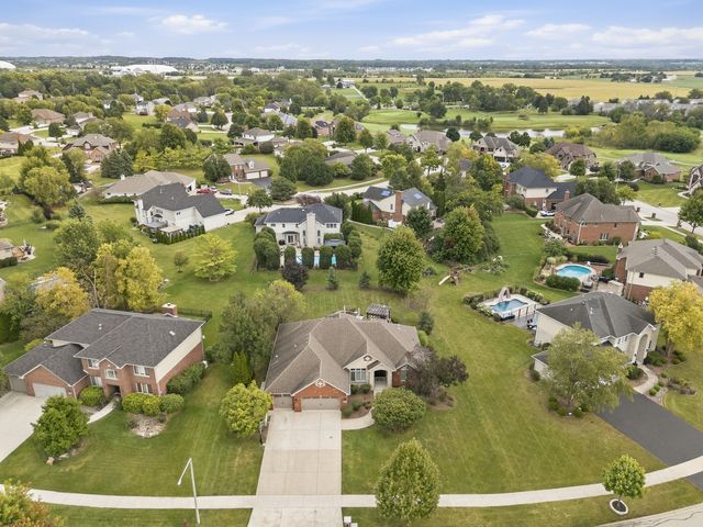 16243 W Blackhawk Drive, Lockport, IL 60441
