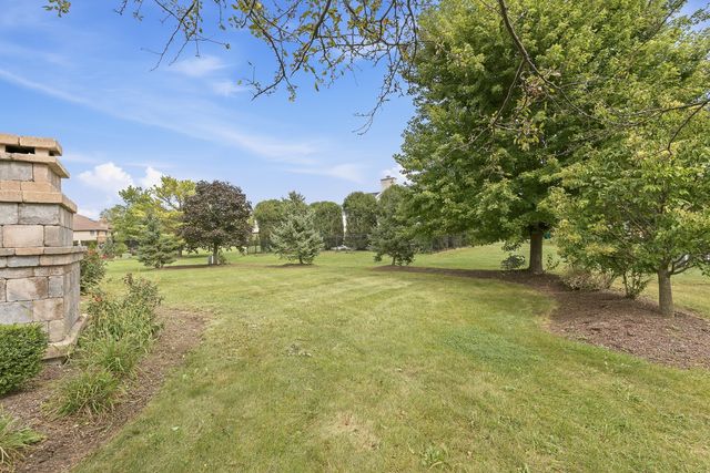 16243 W Blackhawk Drive, Lockport, IL 60441