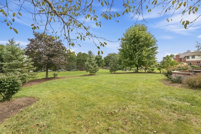 16243 W Blackhawk Drive, Lockport, IL 60441