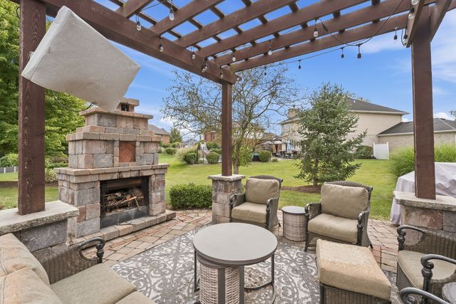 16243 W Blackhawk Drive, Lockport, IL 60441