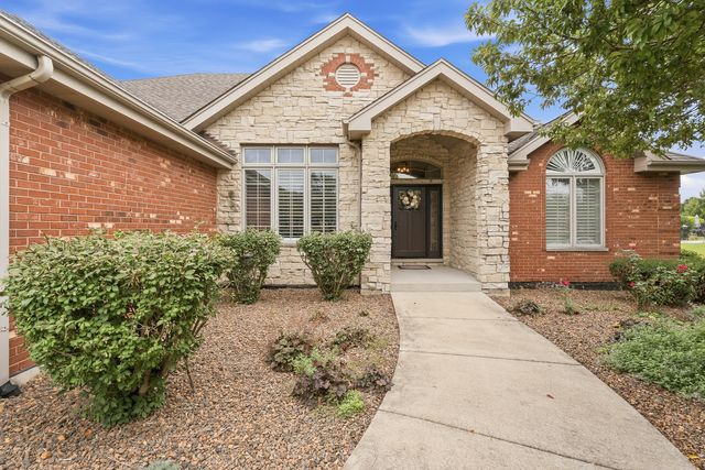 16243 W Blackhawk Drive, Lockport, IL 60441