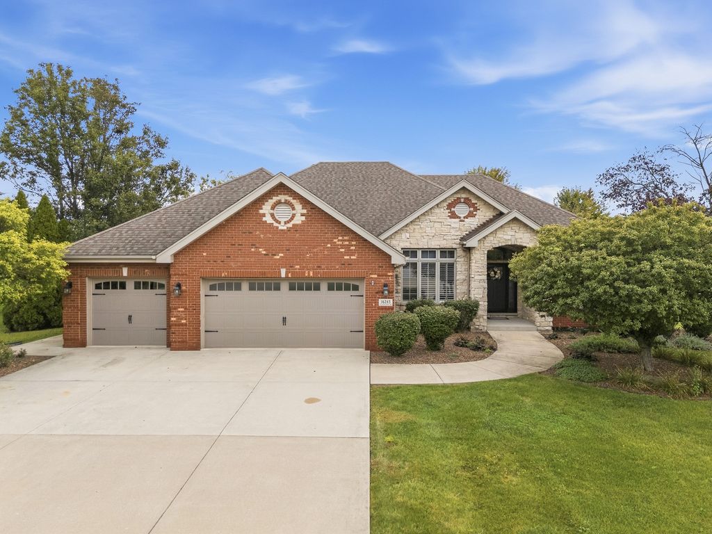 16243 W Blackhawk Drive, Lockport, IL 60441