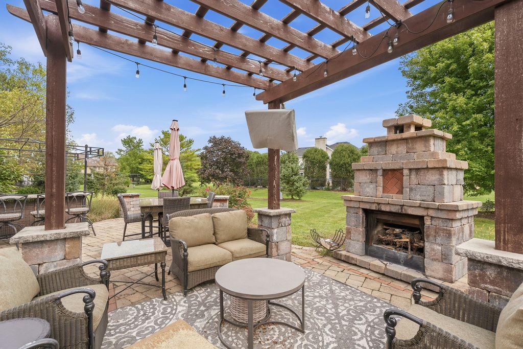 16243 W Blackhawk Drive, Lockport, IL 60441 — photo 2