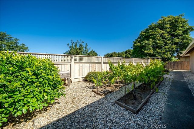 1736 Royal Court, San Luis Obispo, CA 93405