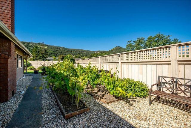 1736 Royal Court, San Luis Obispo, CA 93405