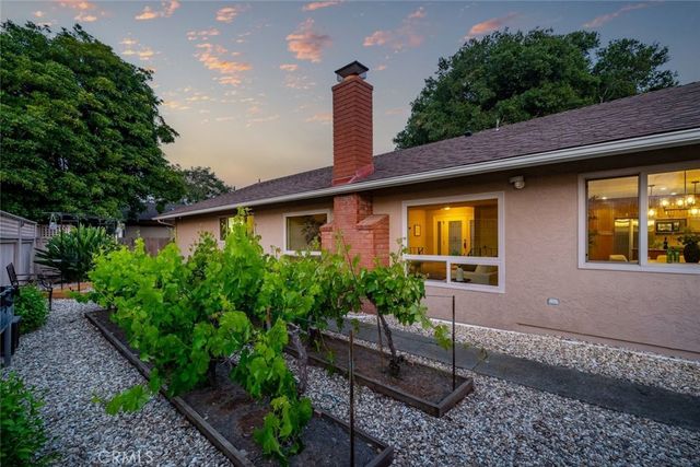 1736 Royal Court, San Luis Obispo, CA 93405