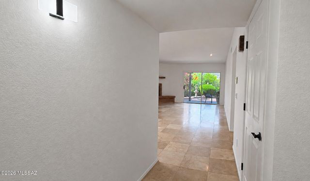 6887 E Via Vigna, Tucson, AZ 85750