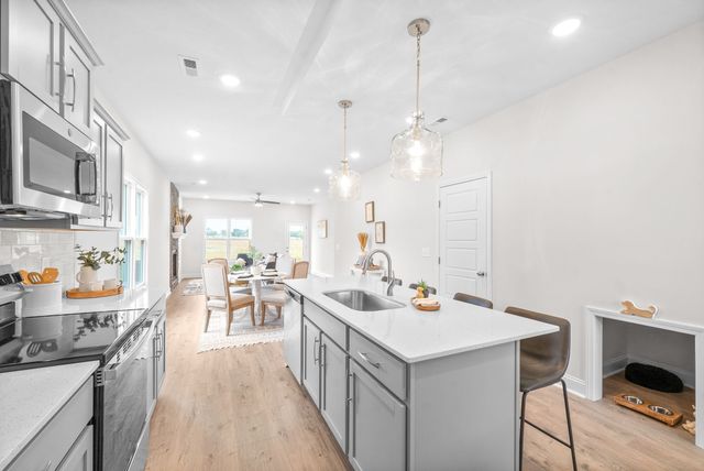 366 Galway Dr, Clarksville, TN 37042