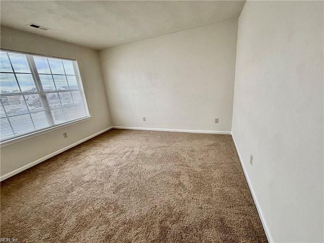 301 Lincoln RD, Chesapeake, VA 23320