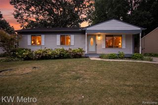 33693 Glen Street, Westland, MI 48186
