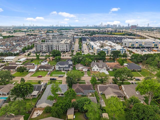 2707 Droxford Drive, Houston, TX 77008