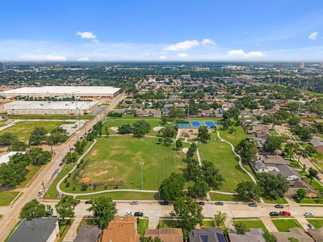 2707 Droxford Drive, Houston, TX 77008