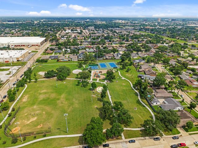 2707 Droxford Drive, Houston, TX 77008