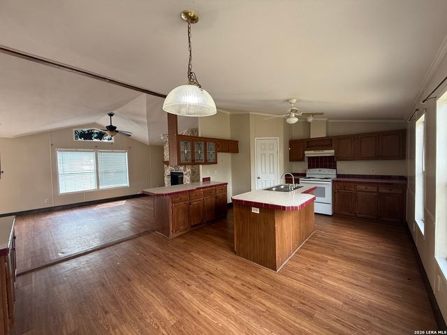 22819 Grand Spg, Elmendorf, TX 78112