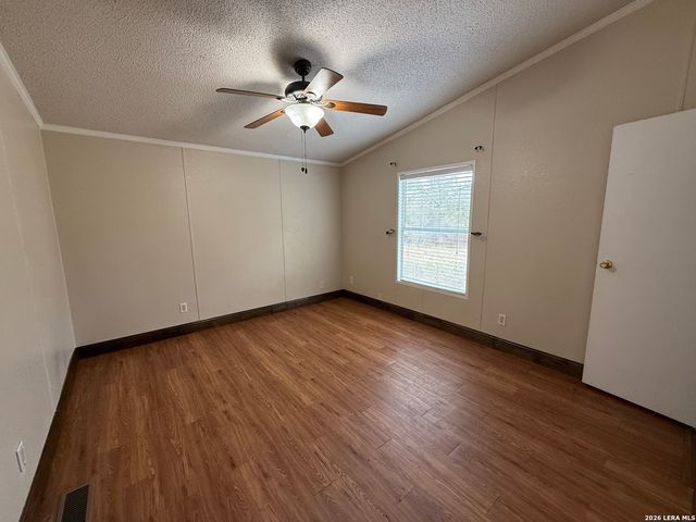 22819 Grand Spg, Elmendorf, TX 78112