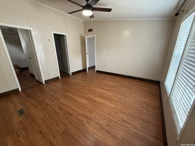 22819 Grand Spg, Elmendorf, TX 78112