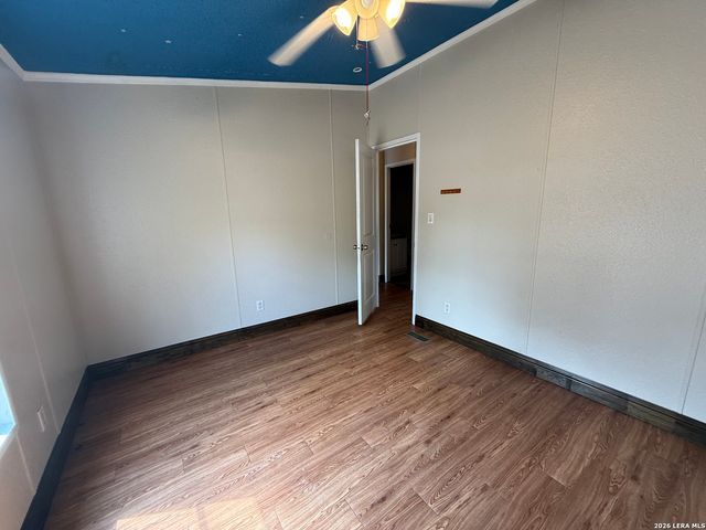 22819 Grand Spg, Elmendorf, TX 78112