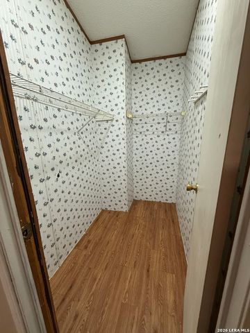 22819 Grand Spg, Elmendorf, TX 78112