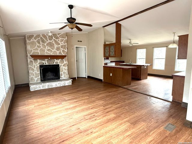 22819 Grand Spg, Elmendorf, TX 78112