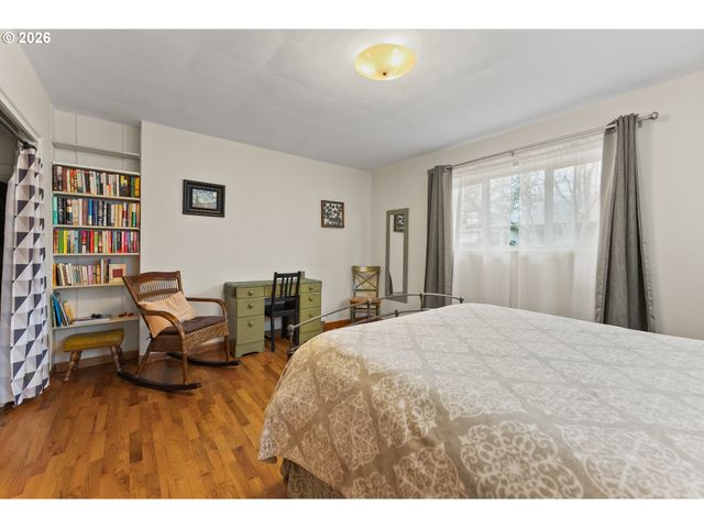 439 W AGEE St, Roseburg, OR 97471