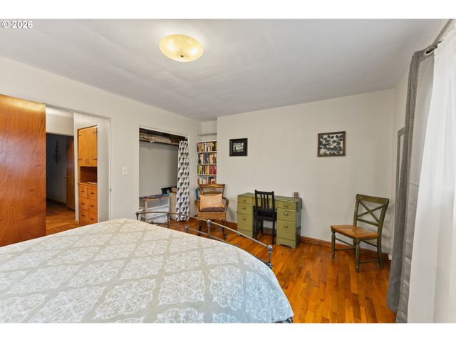 439 W AGEE St, Roseburg, OR 97471