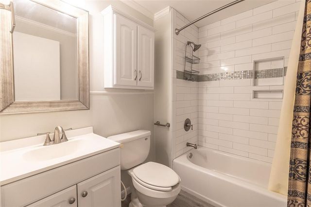 428 W Claude Street W, Lake Charles, LA 70605