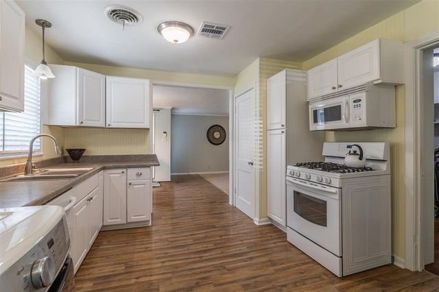 428 W Claude Street W, Lake Charles, LA 70605