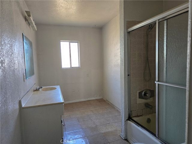 5716 Willowcrest, North Hollywood, CA 91601