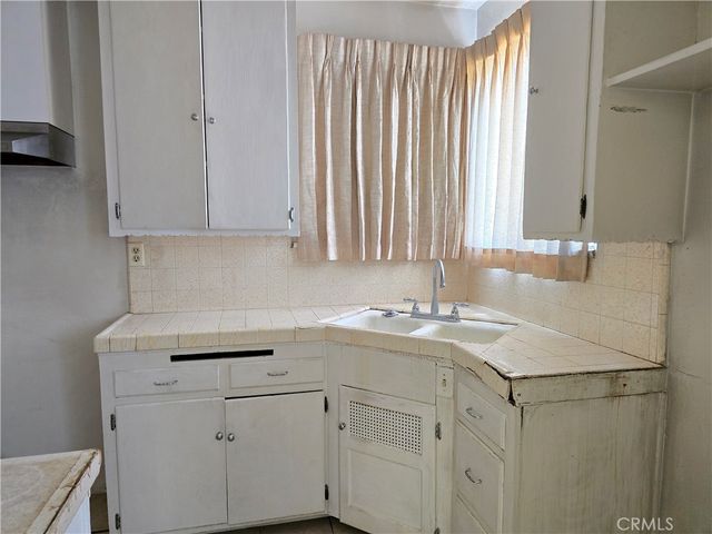 5716 Willowcrest, North Hollywood, CA 91601