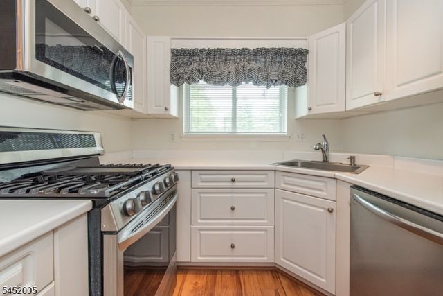 607 Brittany Dr, Wayne Twp., NJ 07470