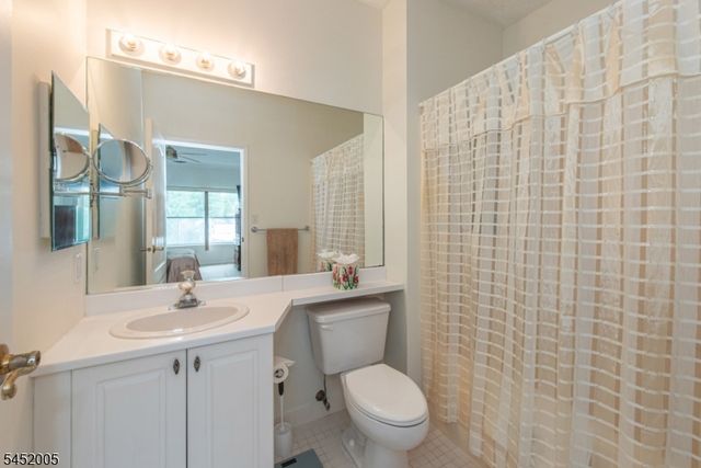607 Brittany Dr, Wayne Twp., NJ 07470