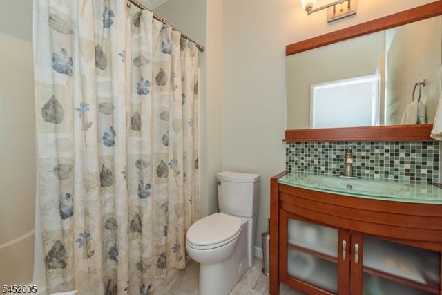 607 Brittany Dr, Wayne Twp., NJ 07470