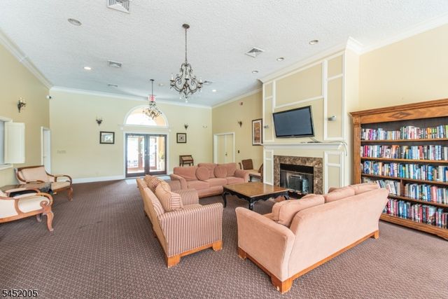 607 Brittany Dr, Wayne Twp., NJ 07470