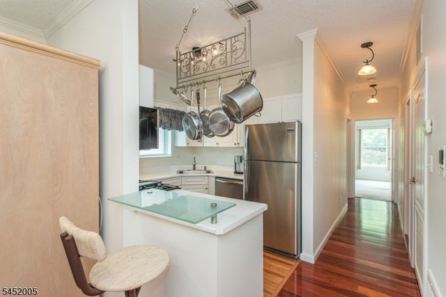607 Brittany Dr, Wayne Twp., NJ 07470