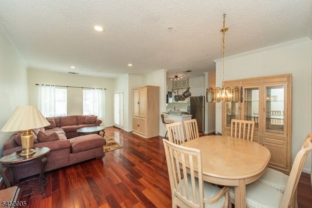 607 Brittany Dr, Wayne Twp., NJ 07470
