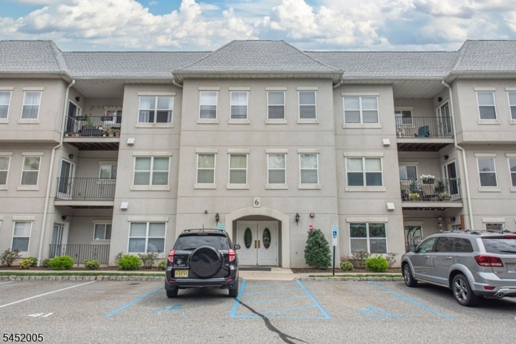 607 Brittany Dr, Wayne Twp., NJ 07470