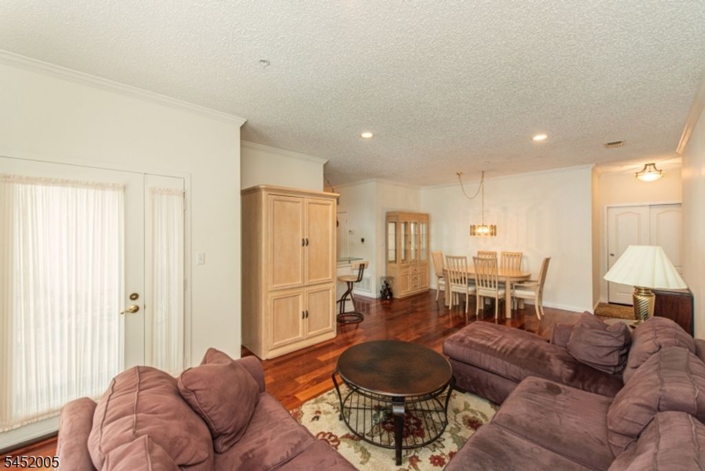 607 Brittany Dr, Wayne Twp., NJ 07470 — photo 11