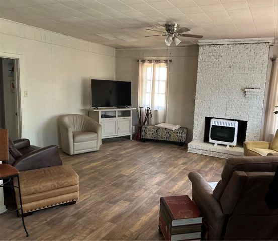 1738 Lamar Avenue, Paris, TX 75460