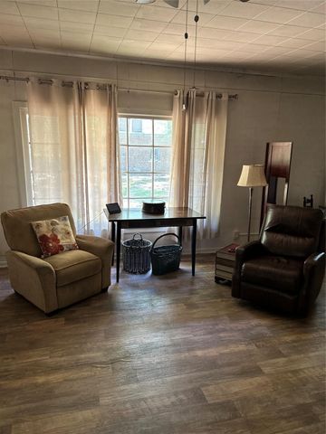 1738 Lamar Avenue, Paris, TX 75460