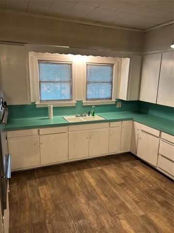 1738 Lamar Avenue, Paris, TX 75460