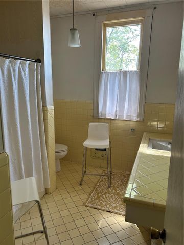 1738 Lamar Avenue, Paris, TX 75460