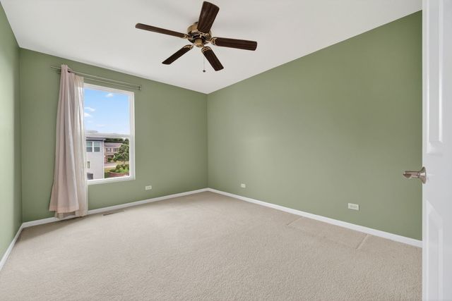 321 Parker Place, Oswego, IL 60543