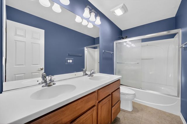 321 Parker Place, Oswego, IL 60543