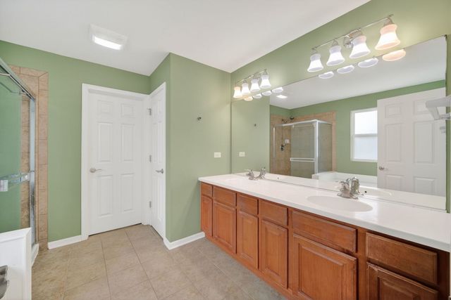 321 Parker Place, Oswego, IL 60543