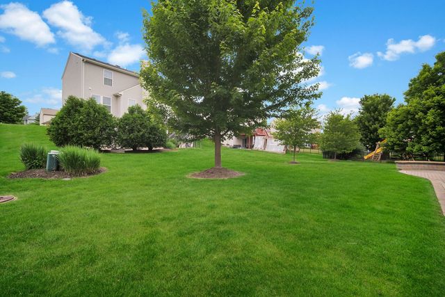 321 Parker Place, Oswego, IL 60543