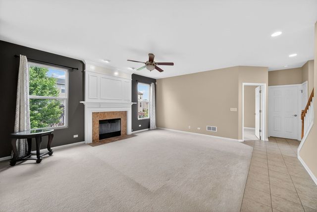 321 Parker Place, Oswego, IL 60543